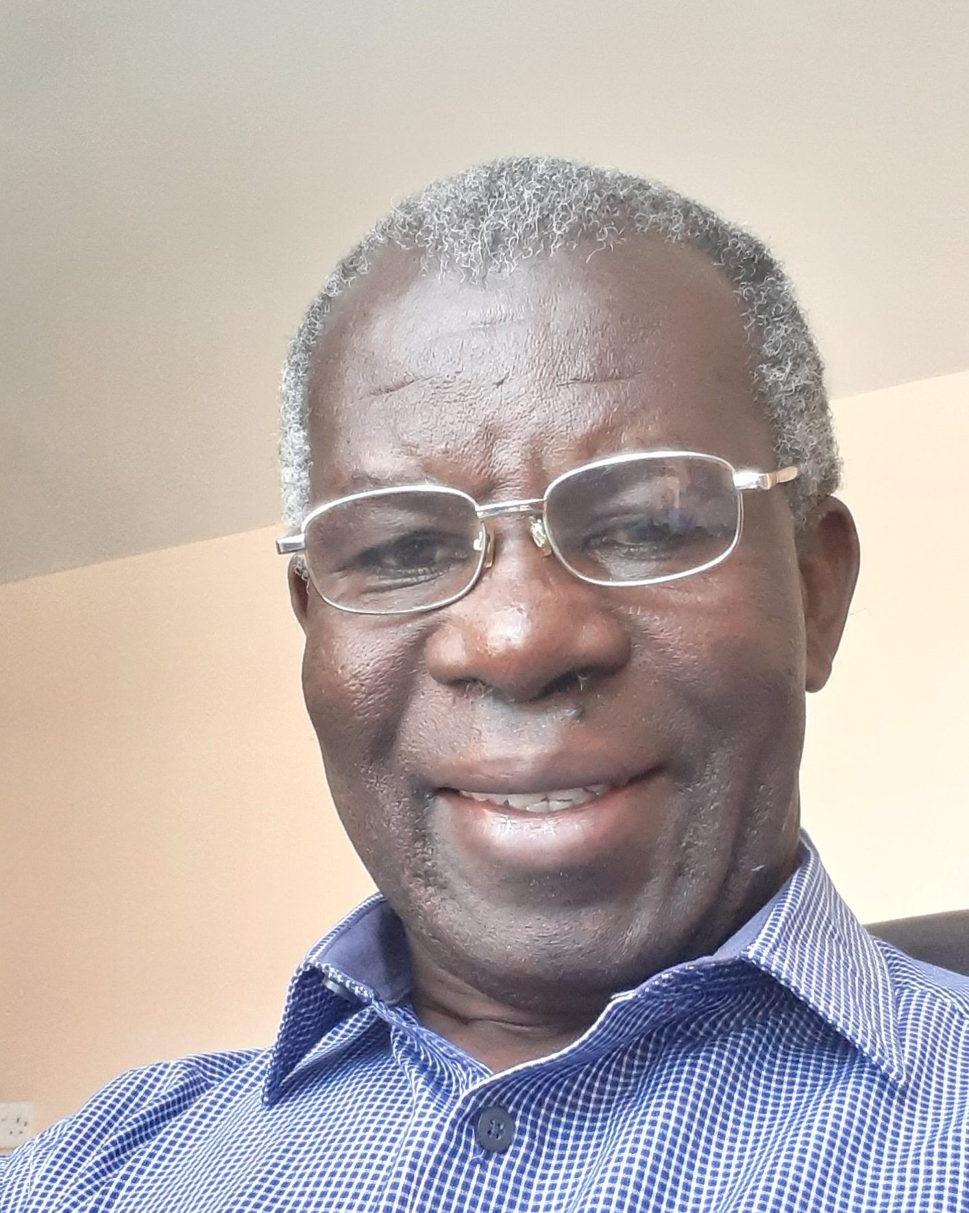 الدكتور ستيفن محوضية